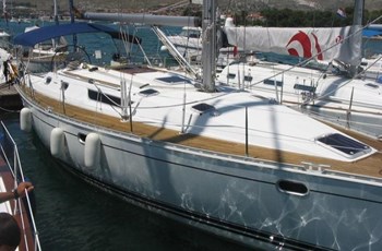 S Jeanneau Sun Odyssey 42.2 exclusive Charter Trogir