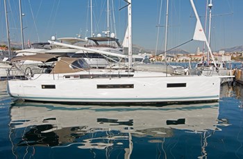 S Jeanneau Sun Odyssey 440 Brokerage