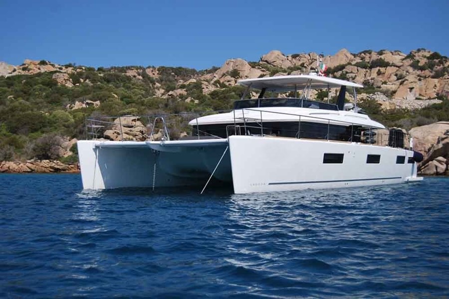 lagoon 63 motor yacht