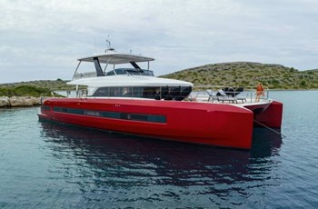 L Lagoon Sixty 7 Čarter Split