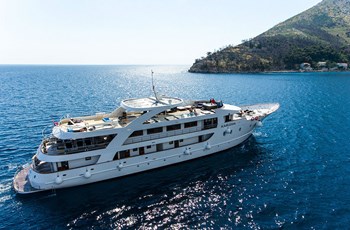 Н M/S Karizma Посреднические услуги Split