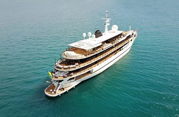 B M/Y Chakra  Affrètement Split