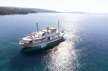 M M/Y Gallant Najam Split