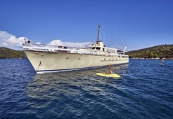 B M/Y Play Fellow for charter in Trogir