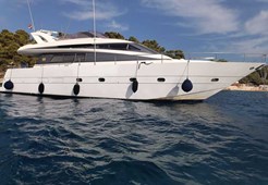 M Mondomarine 60 for charter in Hvar
