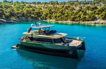 M Moon Yacht 60 Power Najam Split