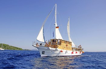 Motor-sailer Mirabela