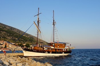 Motor-sailer Petrina