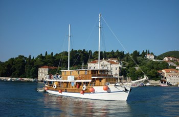 Motor-sailer Viktorija