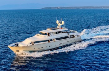 L Navetta 30 Vuokraus Split