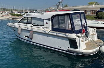 V Nimbus 305 Coupe Bateau a vendre Sukosan