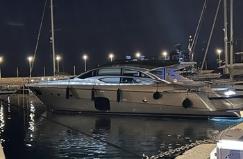 M Pershing 74 Yachten zum Verkaufen 