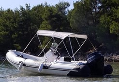 R Predator 570 for charter in Zadar