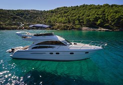 M Princess 42 fly for charter in Vodice