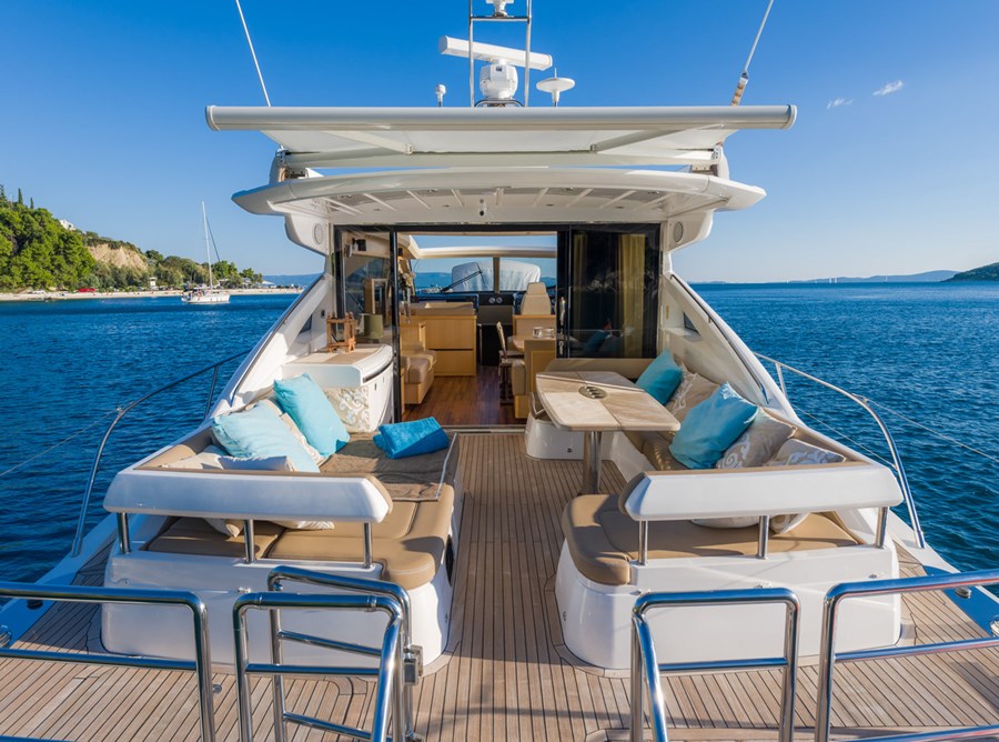 Princess V65 Hardtop ID1562 - Motor yacht in marina Split for charter ...