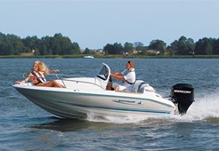 M Quicksilver 425 Commander for charter in Trogir