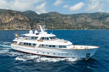 L RMK Marine 34M Vuokraus Split