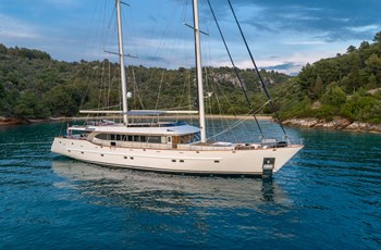 L S/Y Navilux Vuokraus Split