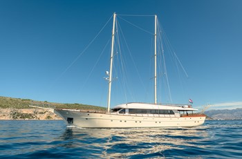 L S/Y Son De Mar Pronájem Split
