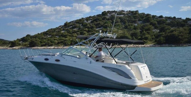 Sea Ray 275 Amberjack ID3489 - Motor yacht in marina Tribunj for charter in  Croatia