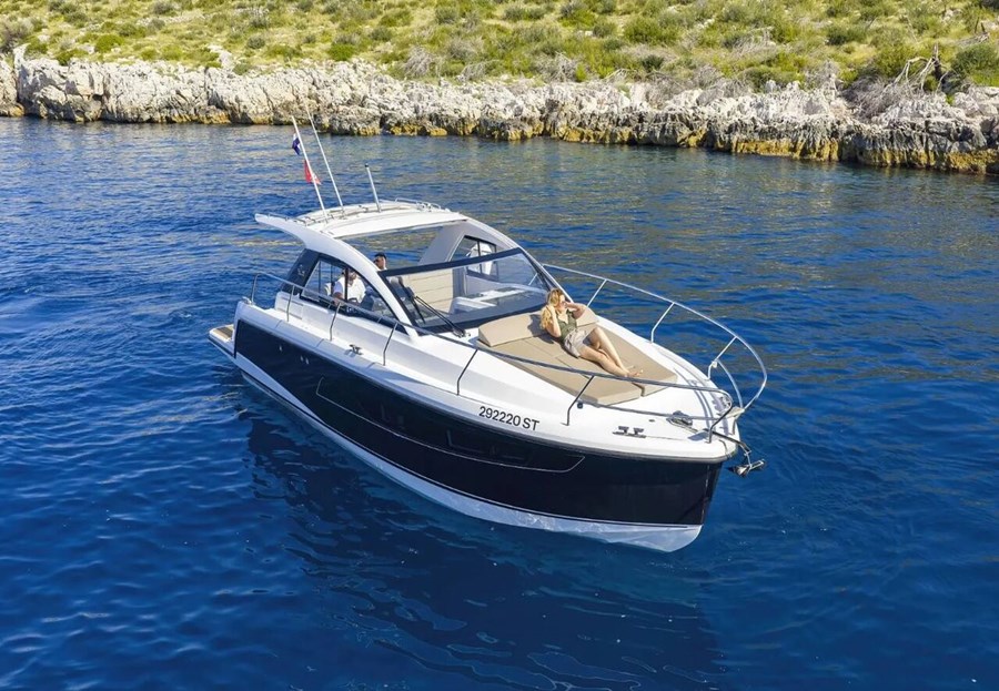 Sealine S 335