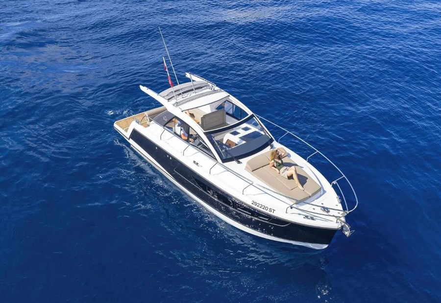 Sealine S 335