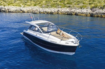 M Sealine S 335 Pronájem Biograd