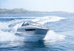 M Sealine S330 for charter in Pula