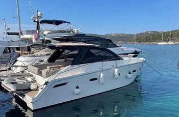 M Sealine SC 35 Brokerage Hrvatska