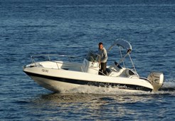 M Speeder 560 for charter in Hvar