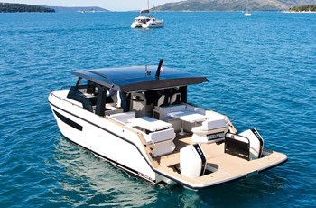 M Tesoro T38 PowerCat Lodě k prodeji 