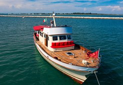 B Trawler 20 for charter in Rovinj