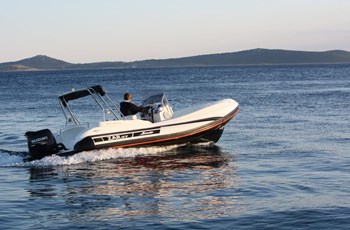 I ZAR 57 WD Charter Sukosan