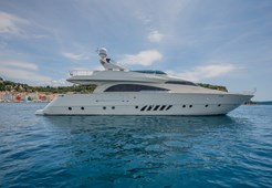 L Dominator 26M for charter in Izola