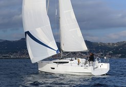 S Elan E3 for charter in Kastela, Split