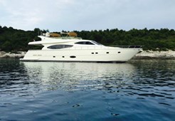 L Ferretti 760 for charter in Kastela, Split