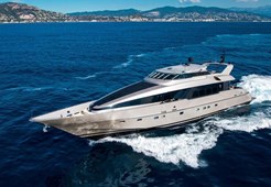 L Heesen 120 for charter in Zadar