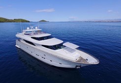 L Horizon 90 for charter in Sukosan