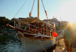 Motor-sailer Istok