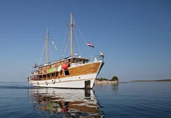 Motor-sailer Otac Duje