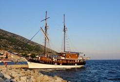 Motor-sailer Petrina