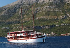 Motor-sailer Plomin