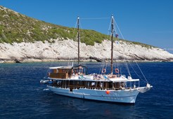 Motor-sailer Senia