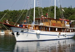 Motor-sailer Toma