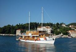 Motor-sailer Viktorija
