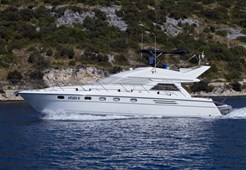 M Princess 470 for charter in Primosten