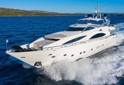 L Sunseeker 105 for charter in Split