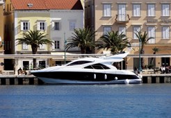 M Sunseeker Manhattan 50 for charter in Sukosan